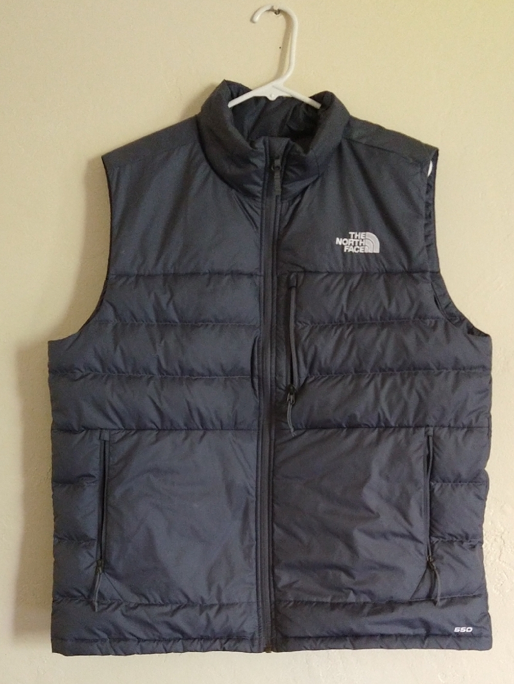 The North Face 550Men’s Gray Down Vest - Quilted Insulated Vest